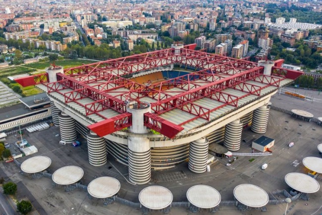 Sân vận động San Siro: Nơi tình yêu và thù hận chung một mái nhà