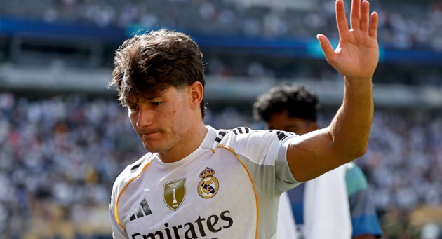 Fran Garcia trên đường theo chân Modric rời Real Madrid?
