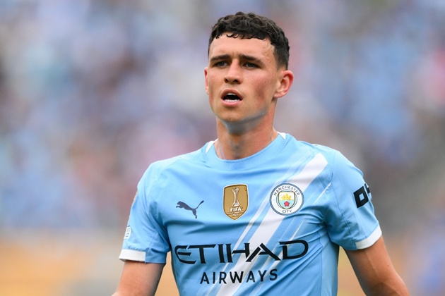 Foden là "gà nhà" hiếm hoi trụ lại Etihad