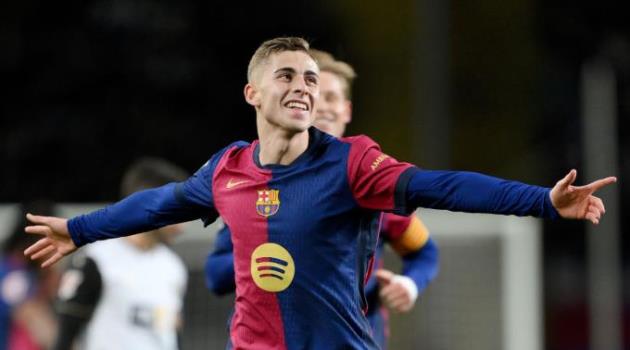 Chuyển nhượng tối 18/7: Barca từ chối đổi Lopez lấy Rashford; Real chi đậm cho Fernandez
