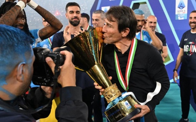 HLV Conte định hình Napoli mùa giải mới: Sẵn sàng cho Serie A và cúp châu Âu