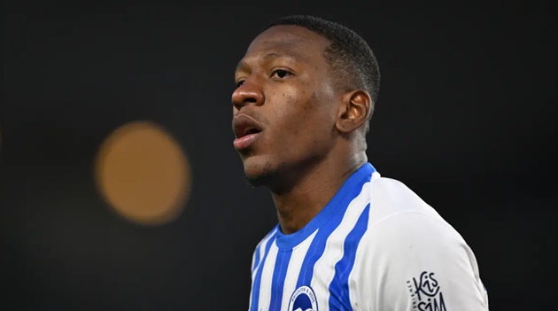 Brighton từ chối đề nghị của Milan cho Estupinan