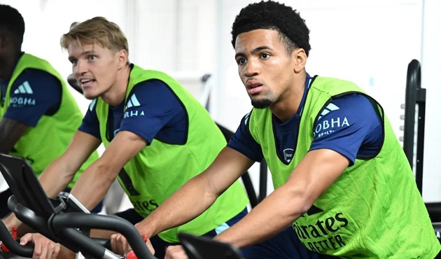 Ethan Nwaneri sẽ phải cạnh tranh với Martin Odegaard.