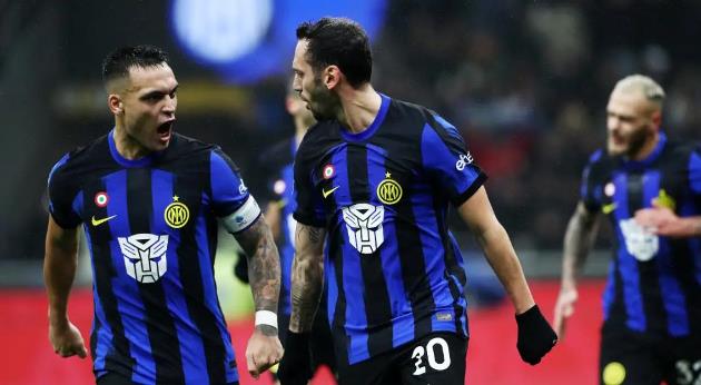 Mourinho thuyết phục Calhanoglu bằng vai trò thủ lĩnh tại Fenerbahce