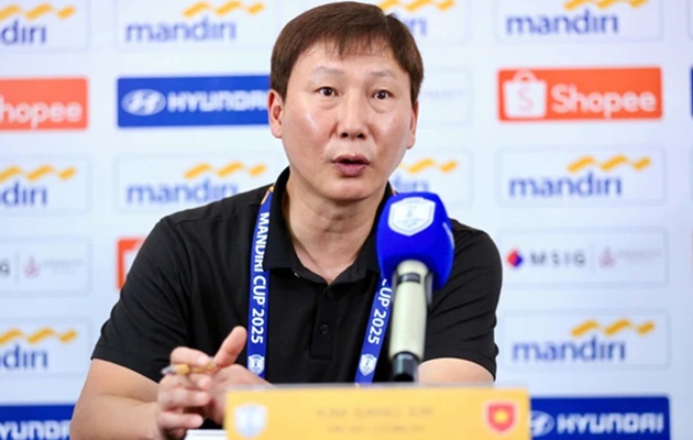 HLV Kim Sang Sik hài lòng với chiến thắng