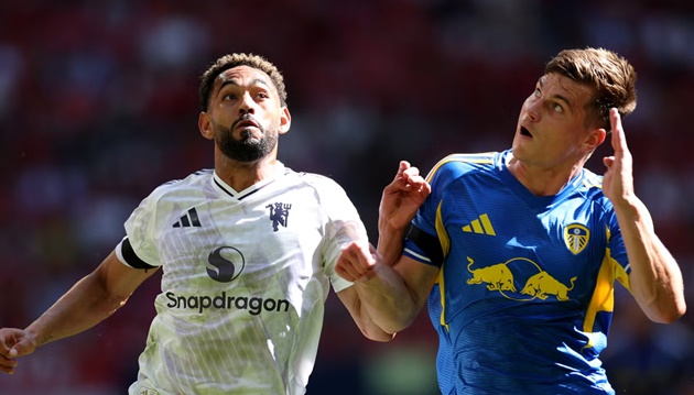 Cunha nổi bật ở vai trò số 10 lệch trái trong ngày ra mắt Man United