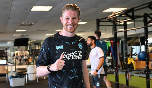 Mặc áo số 10 của Maradona, De Bruyne nói lời xúc động
