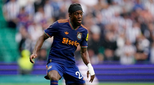 Elanga là chữ ký bom tấn của Newcastle.