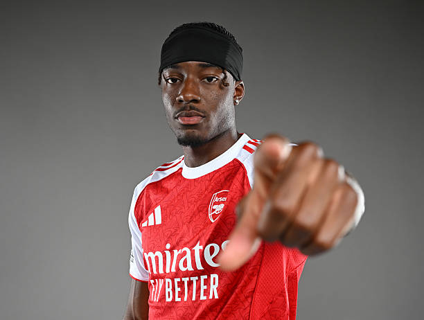 Madueke đã chính thức gia nhập Arsenal.