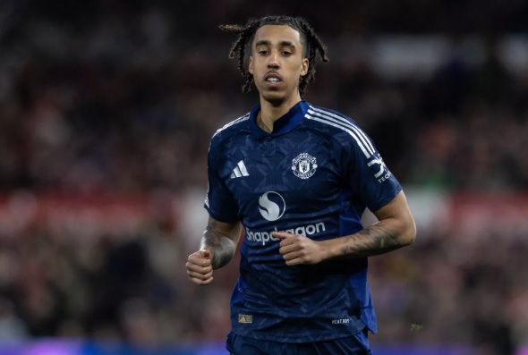 Leny Yoro: 'Tôi đã thấy điều đặc biệt từ Matheus Cunha trên sân tập Man Utd'