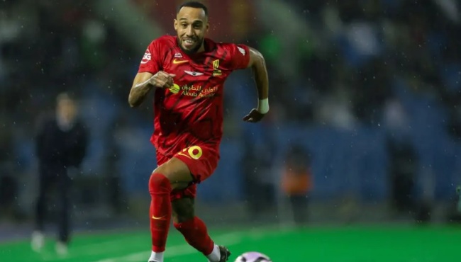 Tiền đạo người Gabon tái xuất Ligue 1.