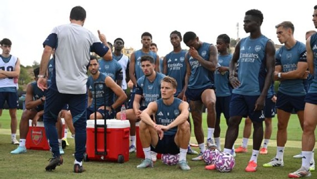 Vắng Gyokeres và Madueke, Arsenal mang sao 15 tuổi du đấu châu Á