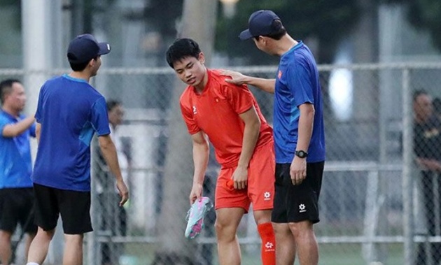 Đình Bắc bị đau trong buổi tập mới nhất của U23 Việt Nam