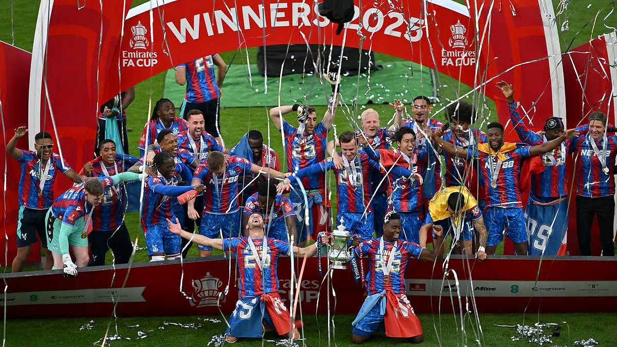 Crystal Palace vô địch FA Cup lần đầu tiên ở mùa giải 2024-2025.