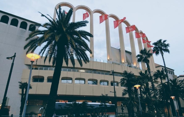 Hình ảnh bên ngoài sân vận động Stade Louis II.