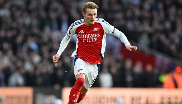 Odegaard đến Arsenal và trở thành trụ cột của Pháo thủ.