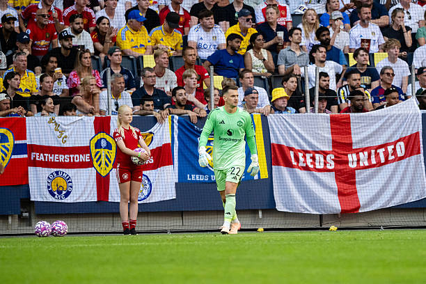 Heaton thể hiện phong độ ấn tượng trước Leeds United.