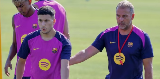 Hansi Flick sàng lọc đội hình Barca, chỉ 5 sao trẻ được giữ lại