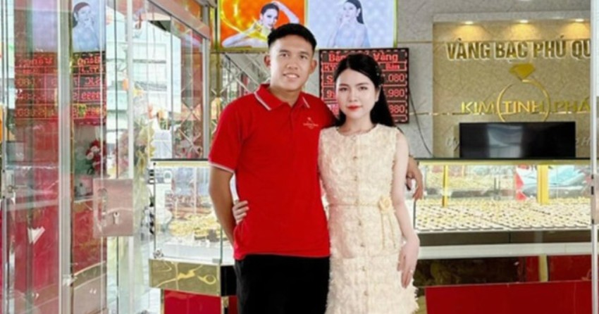 "Nửa kia" của tiền vệ Võ Hoàng Minh Khoa nổi tiếng trong giới WAGs với biệt hiệu "cô chủ tiệm vàng".