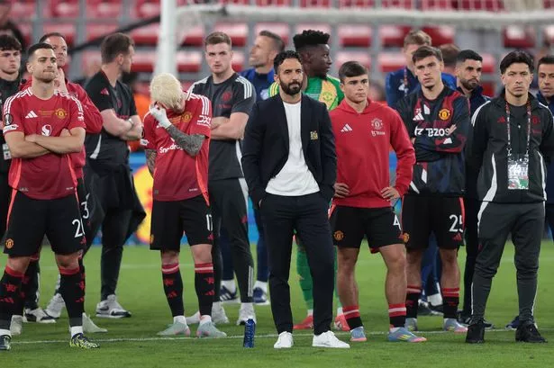Man Utd vẫn đang đợi ngày được hồi sinh.