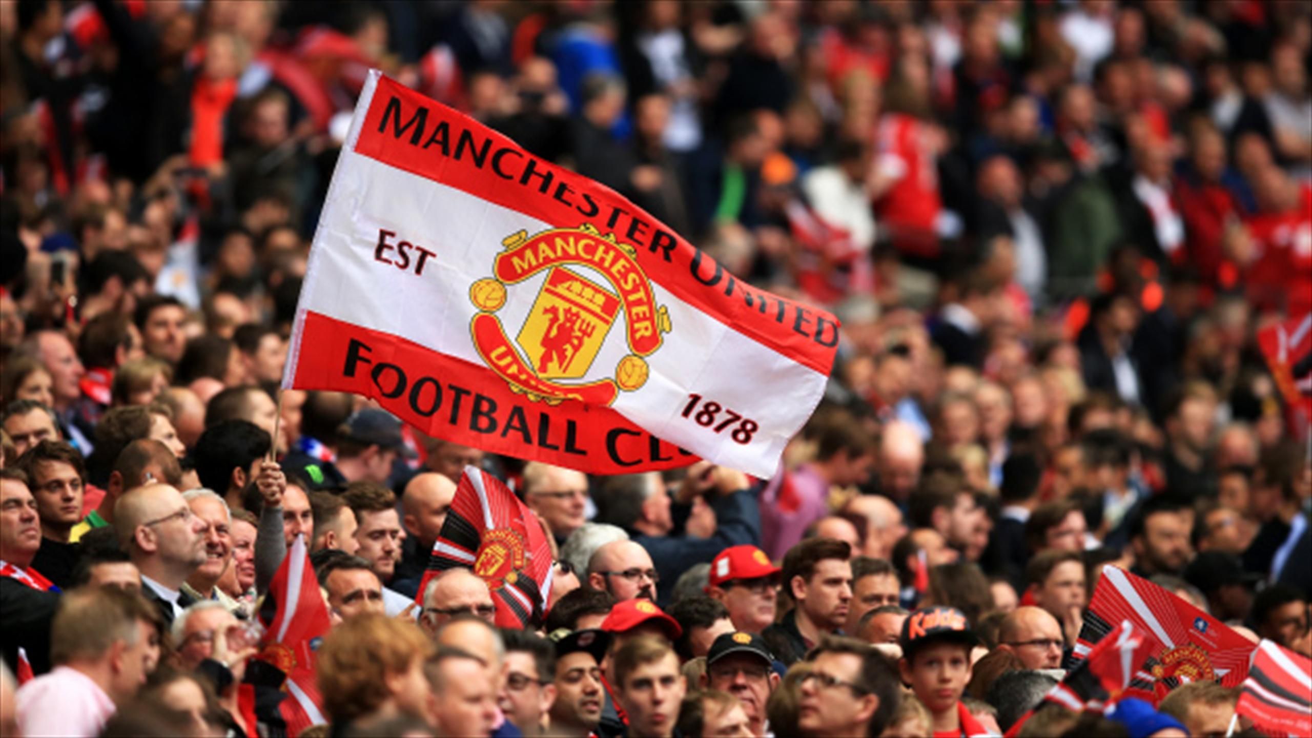 Man Utd sở hữu hội cổ động viên hùng hậu.