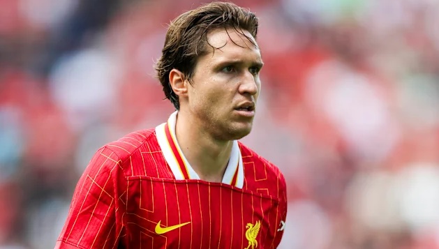 Từ người hùng EURO đến kép phụ tại Liverpool: Chiesa cần một cuộc đào thoát
