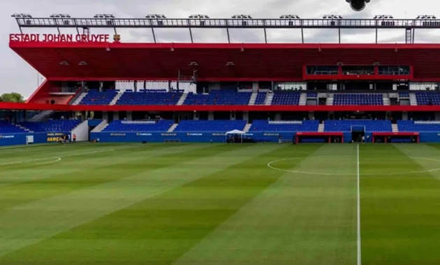 Camp Nou chưa sẵn sàng, Barca chọn Johan Cruyff đá Gamper
