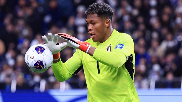 Zion Suzuki, thủ thành từng có nhiều liên kết với Man United.