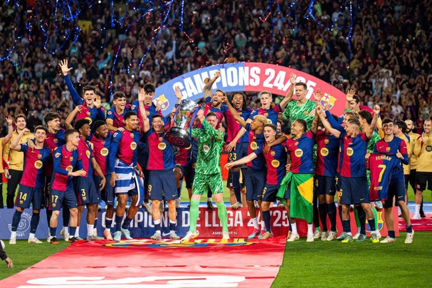 Barca thống trị Tây Ban Nha dưới thời HLV Hansi Flick