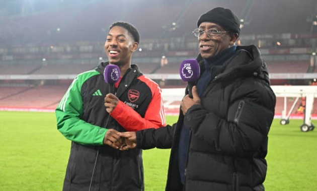 Wright là huyền thoại của Arsenal dù đến CLB khá muộn.