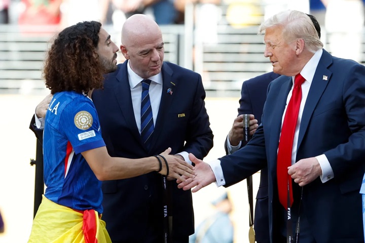 Marc Cucurella “sợ hãi” khi Donald Trump làm loạn buổi lễ trao cúp của Chelsea