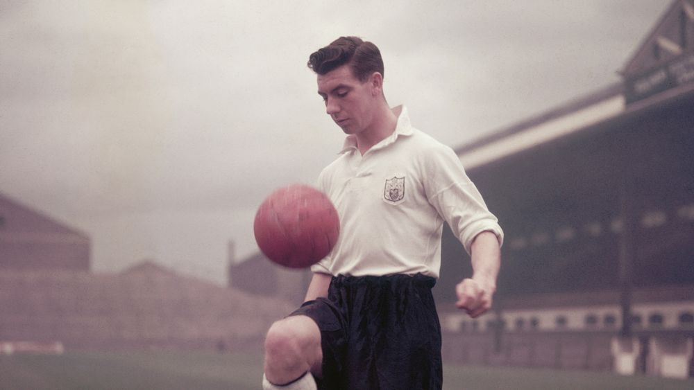 Johnny Haynes được xem là huyền thoại bất tử trong lòng người hâm mộ Fulham.