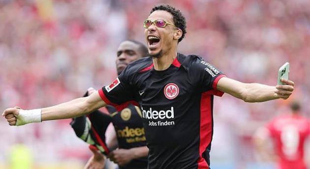 Hugo Ekitike đến Liverpool với số tiền chuyển nhượng đắt giá.