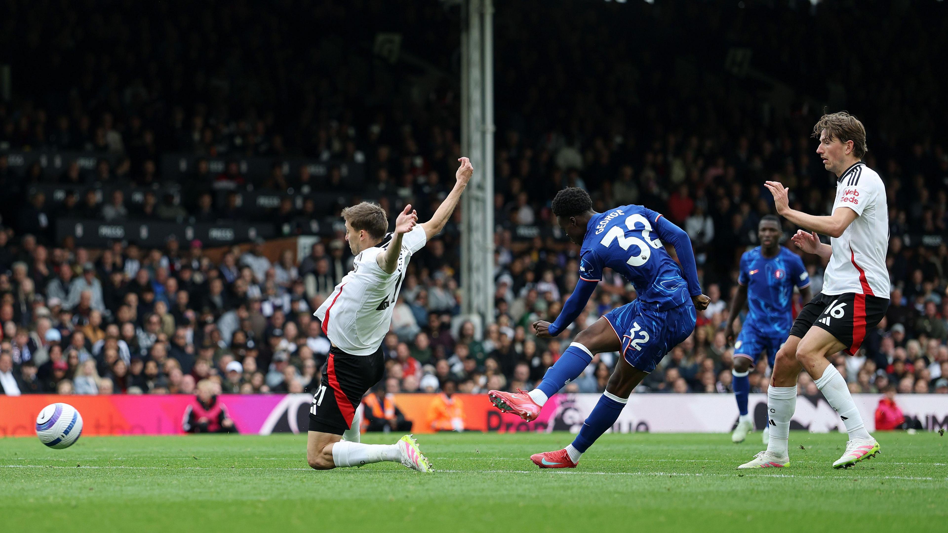 Fulham và Chelsea có lịch sử đối đầu căng thẳng ở các trận derby.