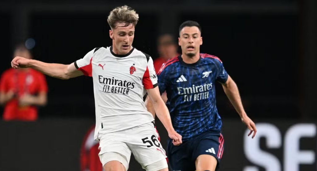 Màn trình diễn của Gabriel Martinelli và nỗi lo bên hành lang trái Arsenal