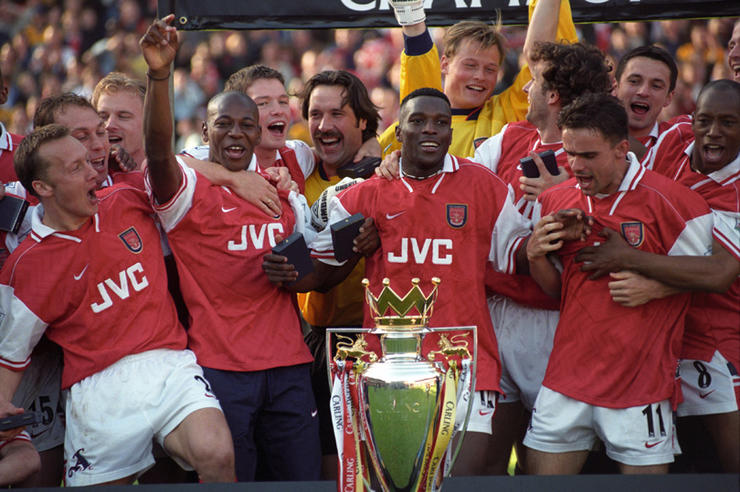 Wenger giúp Arsenal phá vỡ thế thống trị của Man Utd.