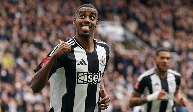 Isak muốn ra đi, Newcastle rơi vào thế khó: Giữ hay bán – và ai thay thế?