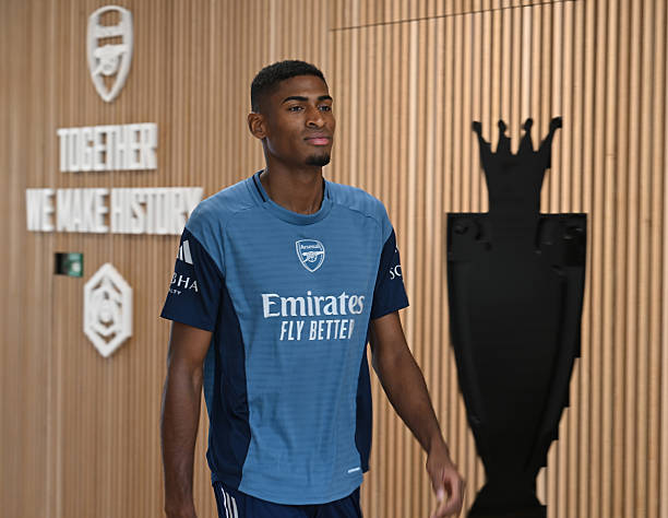 Cristhian Mosquera: "Gia nhập Arsenal là cơ hội tôi không thể bỏ lỡ"