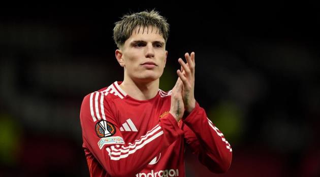 Aston Villa không thể đáp ứng yêu cầu của Man United với Garnacho