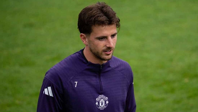 Mason Mount tự tin bất chấp sự cạnh tranh tại Manchester United.