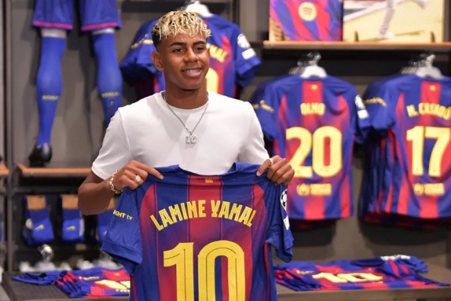 Yamal là báu vật của Barca.