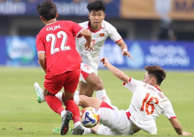 Hàng phòng ngự U23 Việt Nam sẽ phải cẩn thận với U23 Philippines.