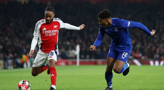 Fulham muốn chiêu mộ Sterling từ Chelsea