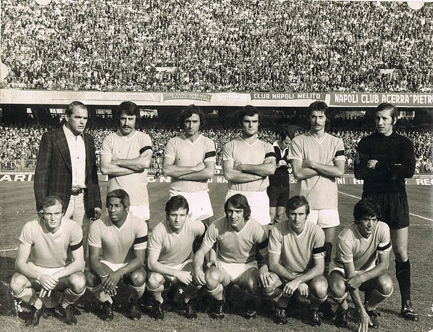Đội hình Napoli mùa giải 1974-75.