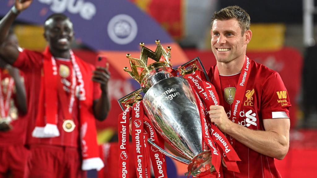 Milner giành những danh hiệu cao quý cùng Liverpool