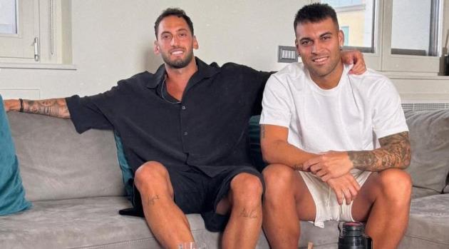Lautaro Martinez và Hakan Calhanoglu đã làm hòa.