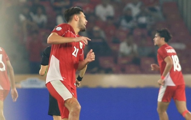 Jens Raven nhảy lò cò phòng ngự: Tinh thần thép của U23 Indonesia
