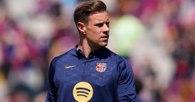 Ter Stegen bị Barca tước băng đội trưởng
