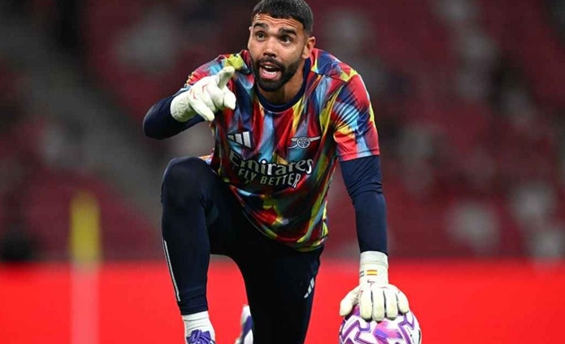 David Raya sẽ phải cạnh tranh suất bắt chính với Kepa mùa tới.