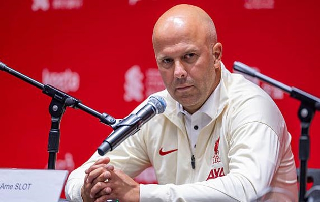 Arne Slot tiết lộ lý do loại Luis Diaz ở trận đấu với AC Milan